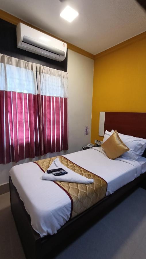 Skyry Hotels Adyar Chennai Exterior foto